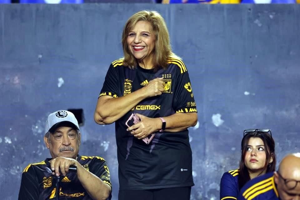 El ambiente en el Estadio Universitario en el Clásico Regio Femenil.