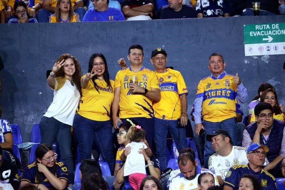 Más del amiente en el Clásico Regio Femenil.