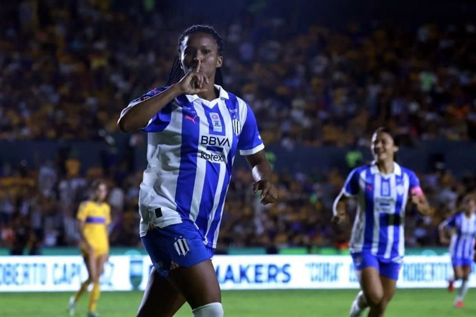 Jermaine Seoposenwe 'mandó callar' a la afición felina con un gran gol al minuto 47.