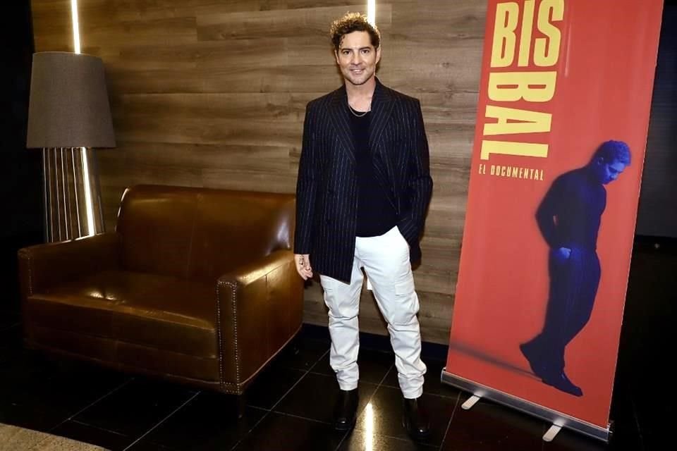 David Bisbal presentó su documental en México en el que comparte los pormenores de estos 20 años de carrera, y anunció show en el Auditorio.