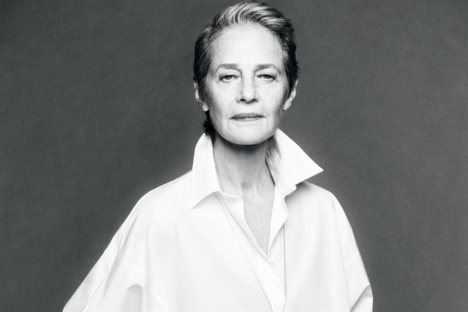 A sus 77 años, Charlotte Rampling protagoniza la nueva campaña de Massimo Dutti, 'True Minds', junto a Lila Moss y Alaato Jazyper.