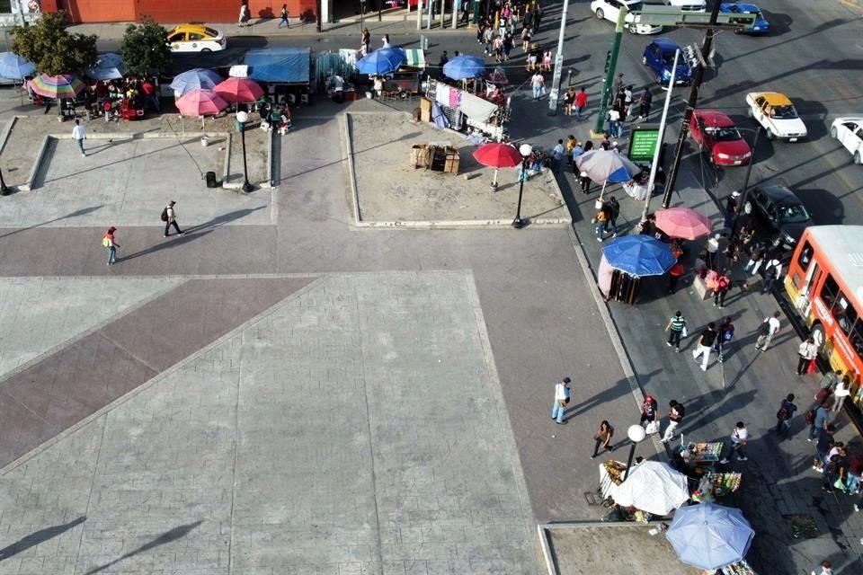 Hasta ahora, ni un reglamento ni la firma de un convenio o los pactos de palabra han sido suficientes para frenar al comercio informal en Monterrey.