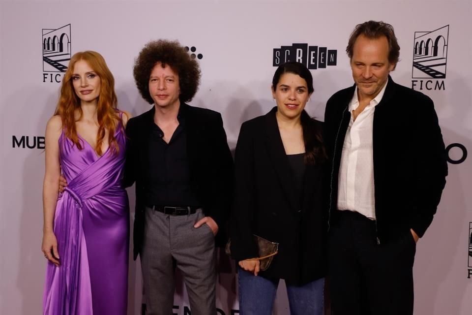 Alfombra roja de la película Memory de Michel Franco en el Teatro Mariano Matamoros.