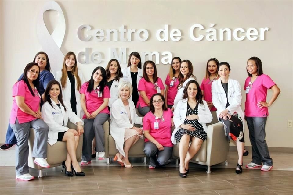 La doctora Magaly Garza y su equipo de Imagen Diagnóstica, del Centro de Cáncer de Mama del Hospital Zambrano Hellion.