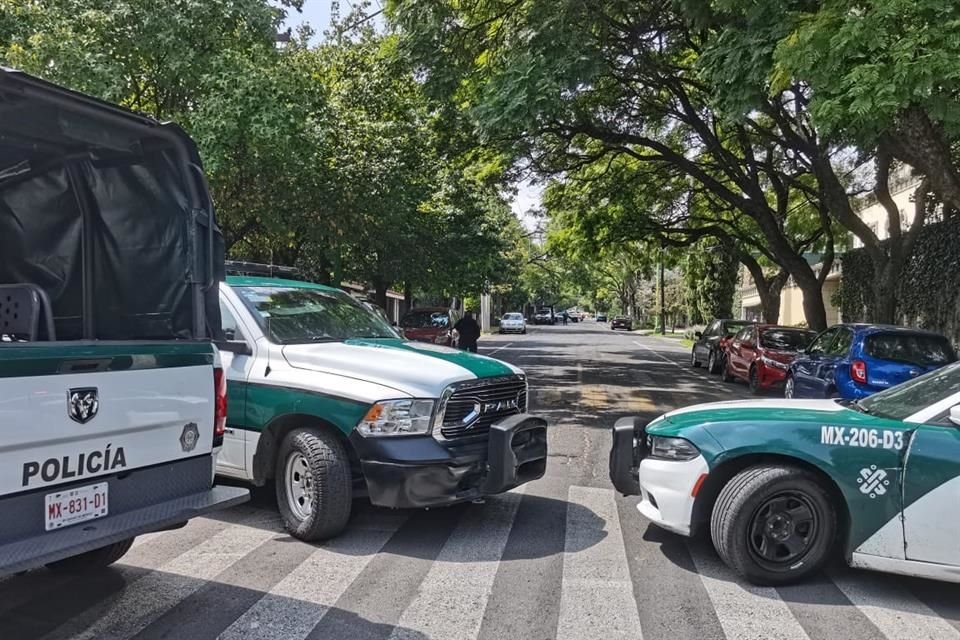 El lugar permanece bajo resguardo de policías capitalinos, mientras se llevan a cabo los peritajes.