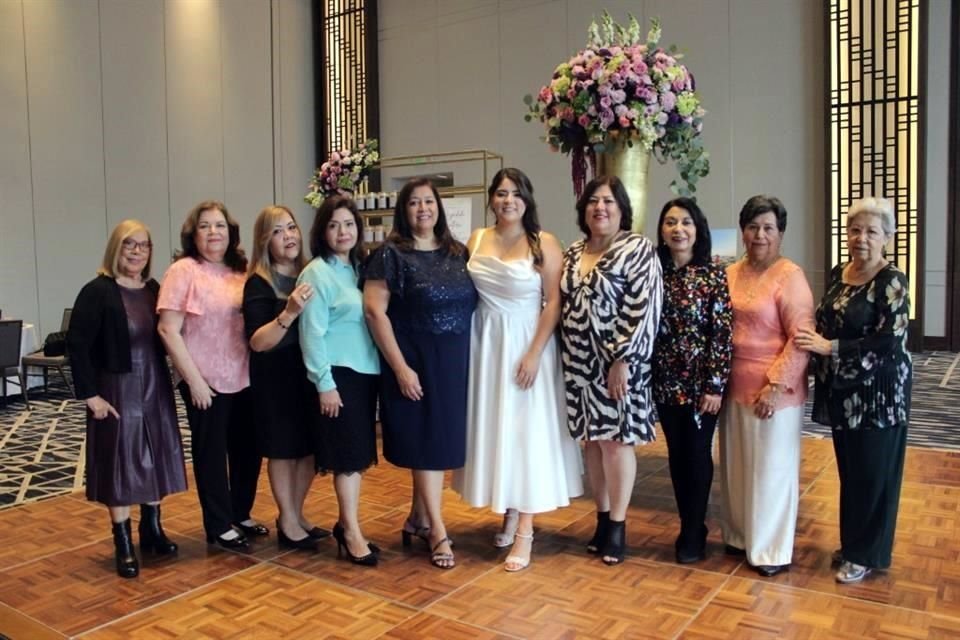 Yolanda Rosales, Laura Hernández, Myriam Lozano, Mary Lozano, Irasema García de Moya, La Novia, Sandra Sánchez, Consuelo Ruiz, Blanca Sánchez y Cuqui Villa