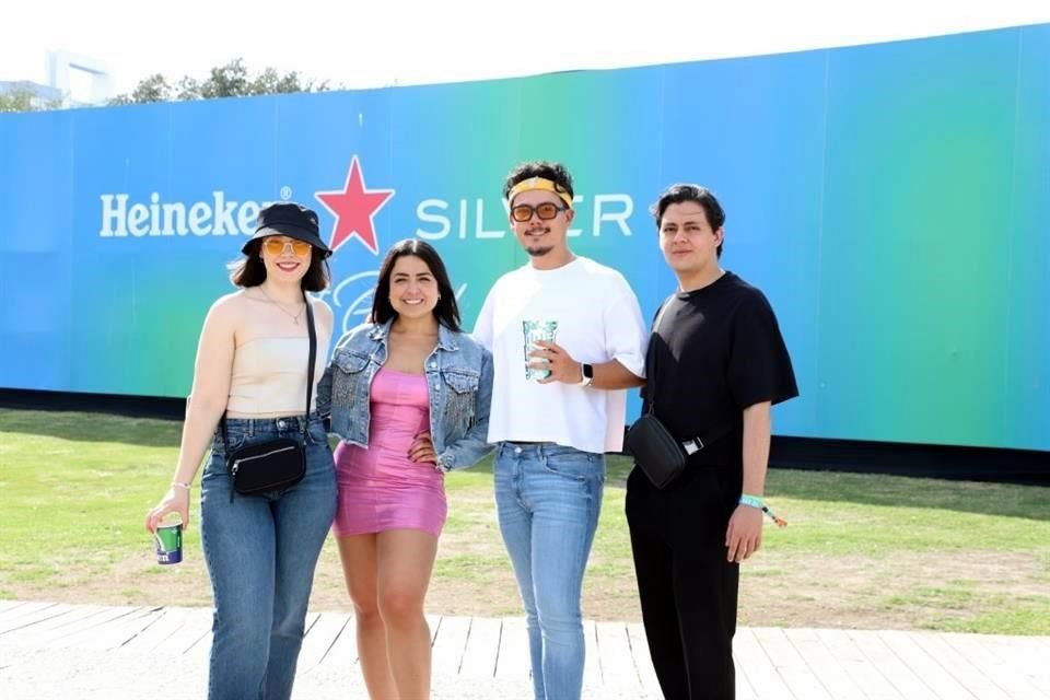 Fátima Barajas, Karina Torres, Fernando Guzmán y Jesús Guzmán 