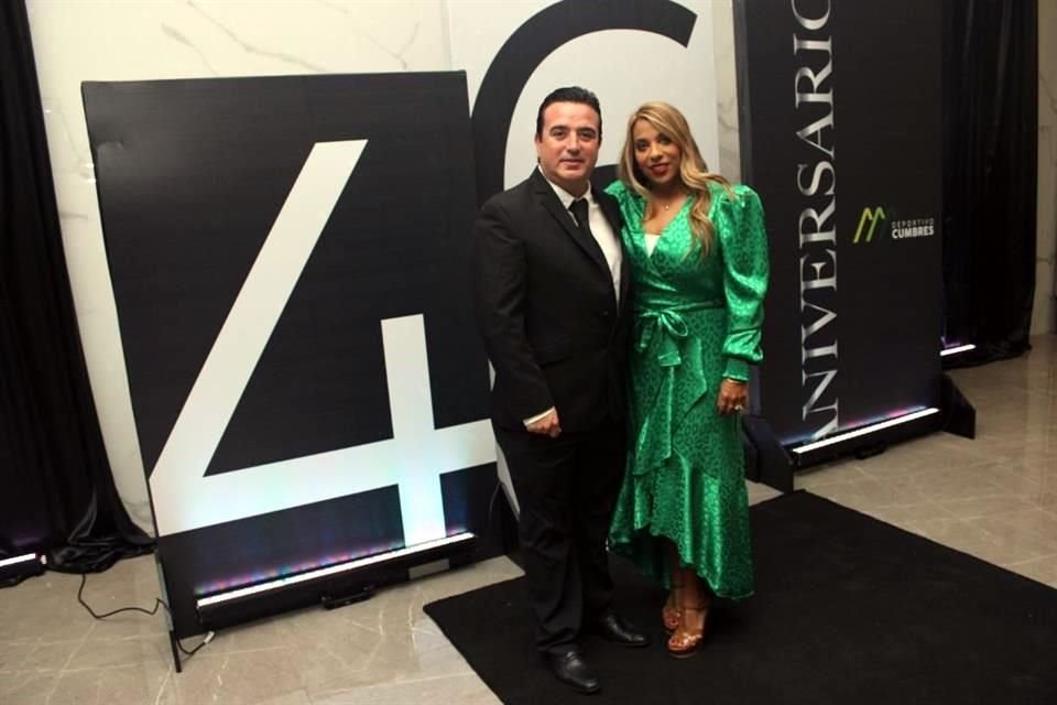 Sergio Treviño y Cynthia Fernández