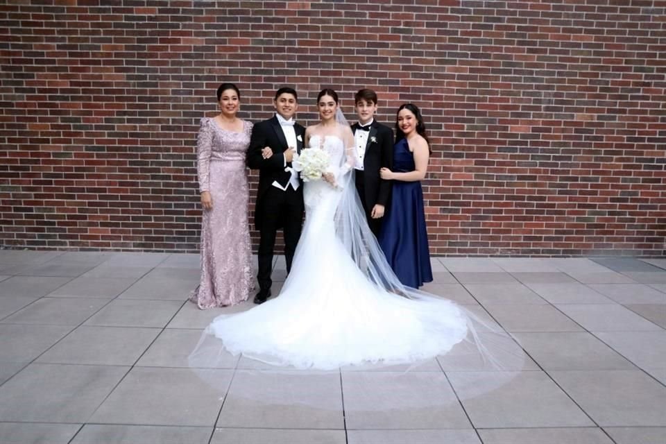 FAMILIA DE LA NOVIA Rosalva Moreno García, LOS NOVIOS, Edgar Saldívar Moreno y Valeria Saldívar Moreno