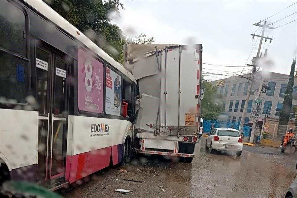 El impacto ocurrió cerca de la estación La Quebrada, en la Colonia Buenavista.