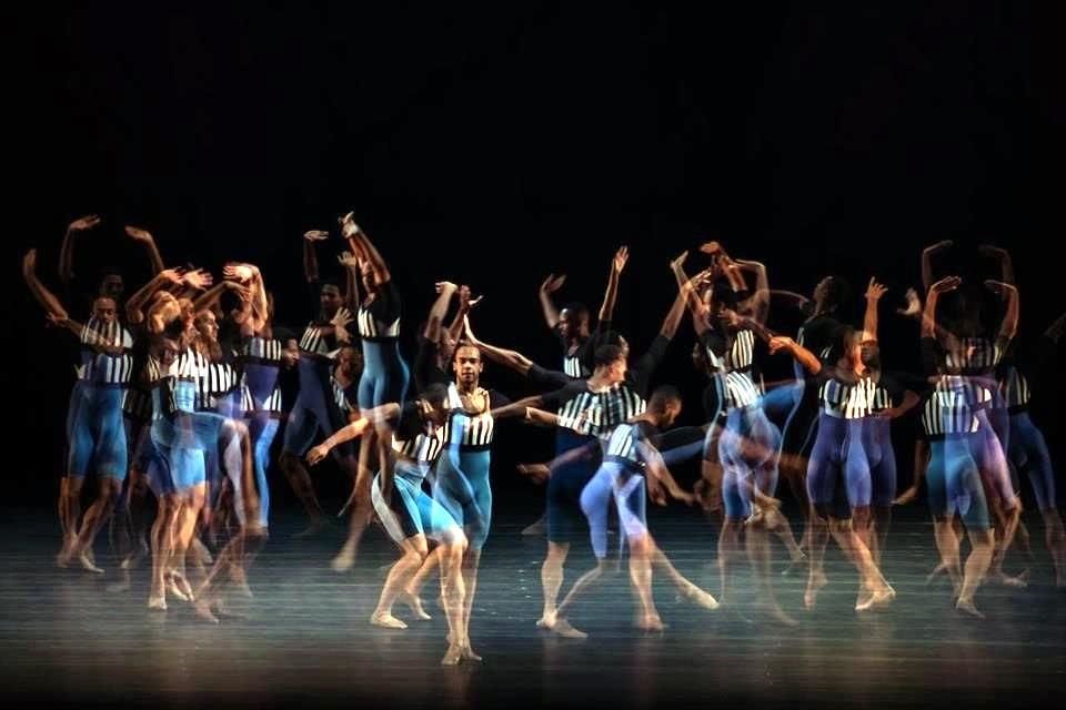 La danza clásica y el baile callejero y popular no encuentra fronteras en Dance Theatre of Harlem, compañía neoyorquina fundada en 1969 por Arthur Mitchell.