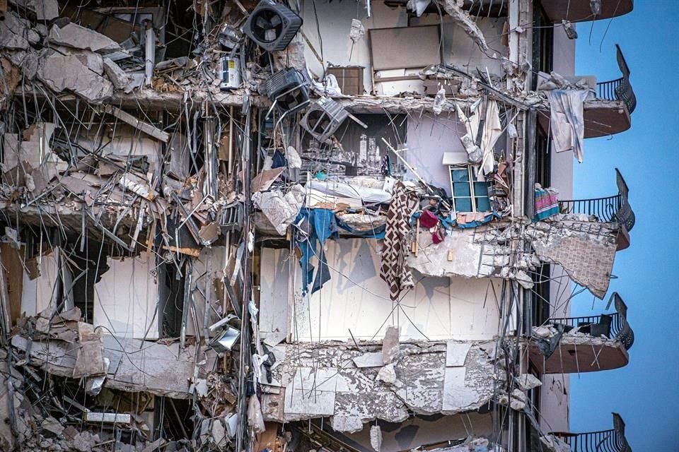 Los bomberos habían podido rescatar a decenas de personas, pero aún desconocían el paradero de unas 51.