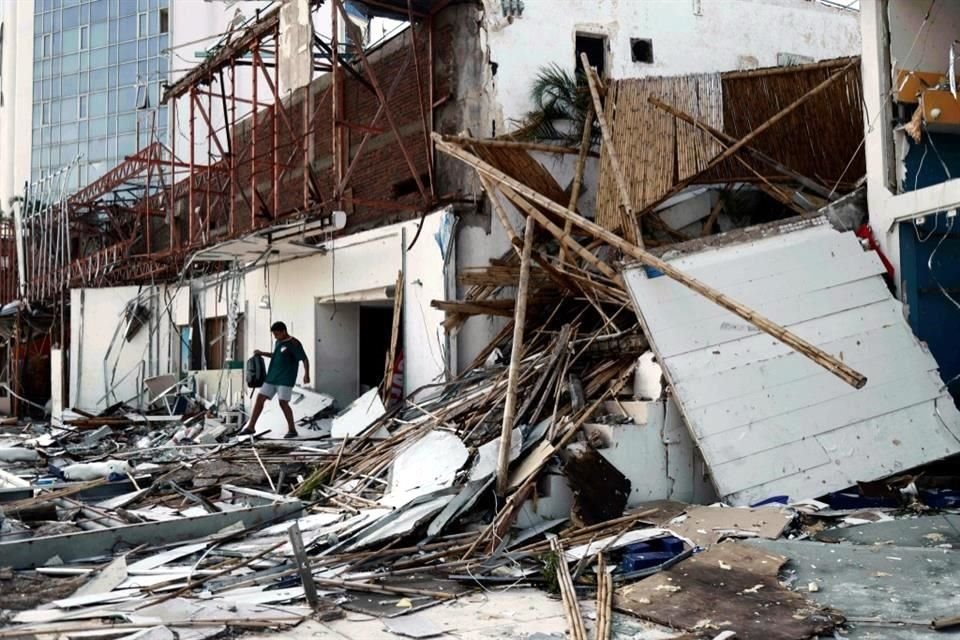 Un aspecto de los daños causados por 'Otis' en Acapulco.