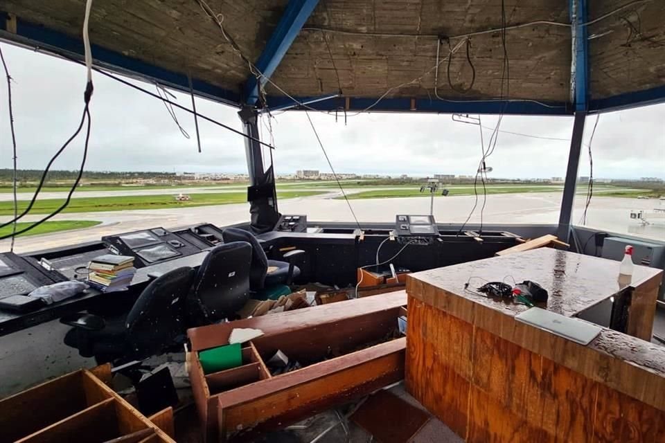 Así quedó la torre de control del Aeropuerto de Acapulco tras el paso de 'Otis' como huracán categoría 5.