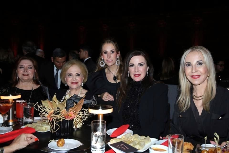 Flora de Castillo, Sandra de la Garza, Graciela Tancredi de Flores, Marlene Rodríguez de Dávila y Lourdes González