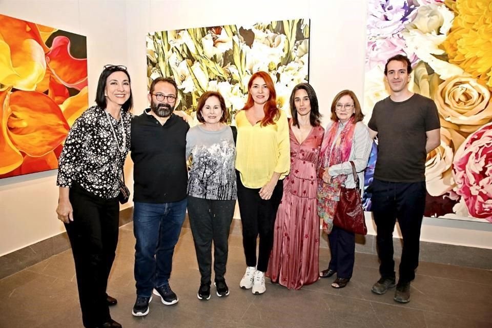 Blanca de Villarreal, Mauricio Gattás, Lorena Coindreau, Silvia Torres, Catalina Zambrano, Ana María Morales y Gerardo Villarreal