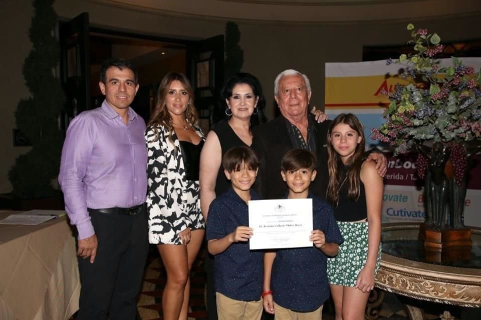 Alfredo García, Diana Muñoz Cantú, Diana Cantú de Muñoz, Gilberto Muñoz, Isabella García Muñoz, Alfredo García Muñoz y Mauricio García Muñoz