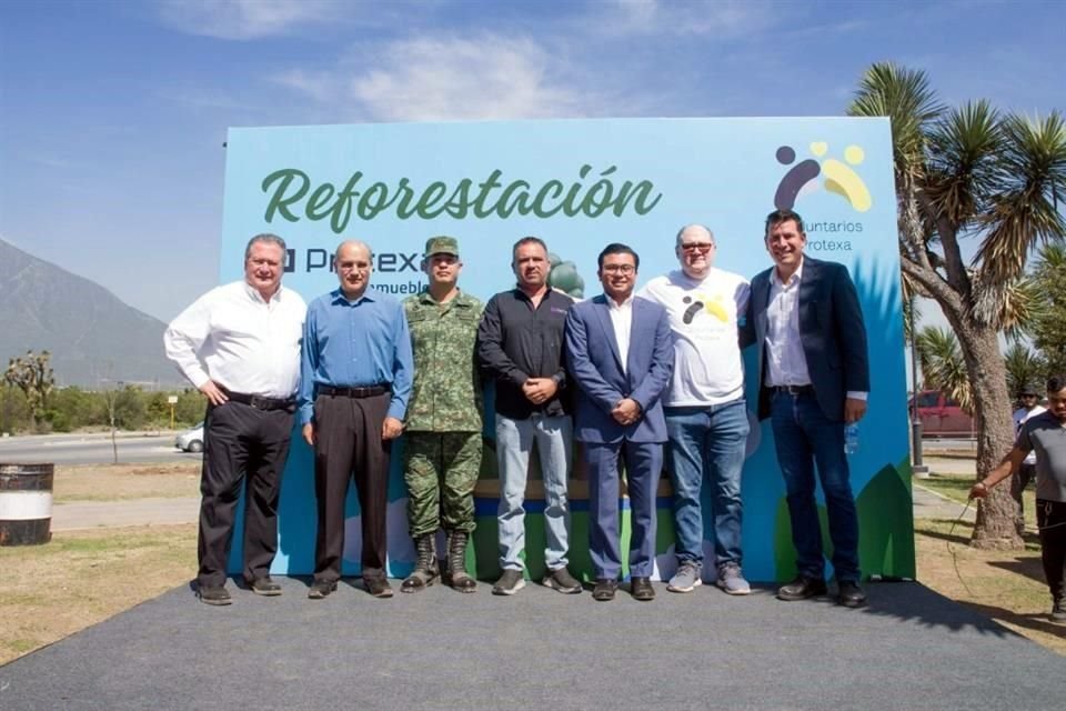 Roberto Ortiz,  Carlos Rodríguez, Coronel Humberto Bautista, Raúl Chávez, Félix Arratia Cruz, Alejandro Salinas y Adán Alanís.