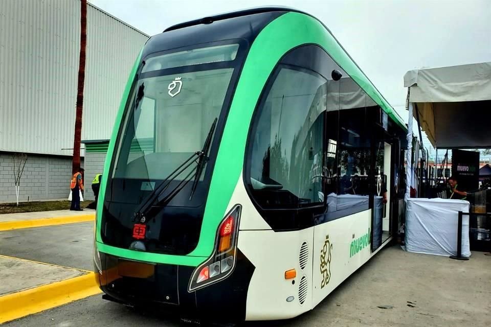 Las pruebas para el nuevo vagón DRT comenzarán en la Ecovía a partir de noviembre, según el director de Metrorrey.