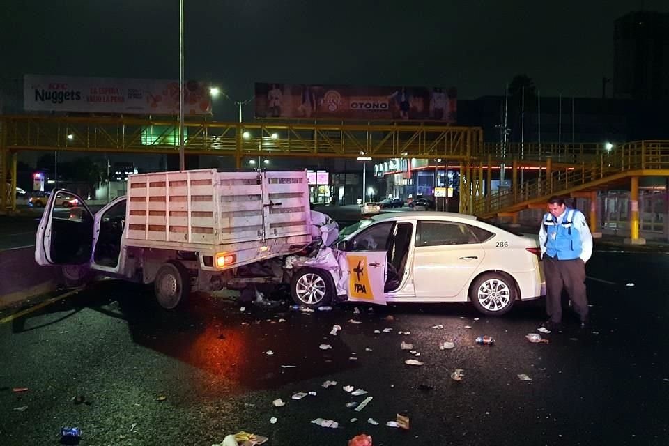 Las autoridades informaron que el accidente fue a la 1:20 horas en Gonzalitos, frente a la Colonia Vista Hermosa.