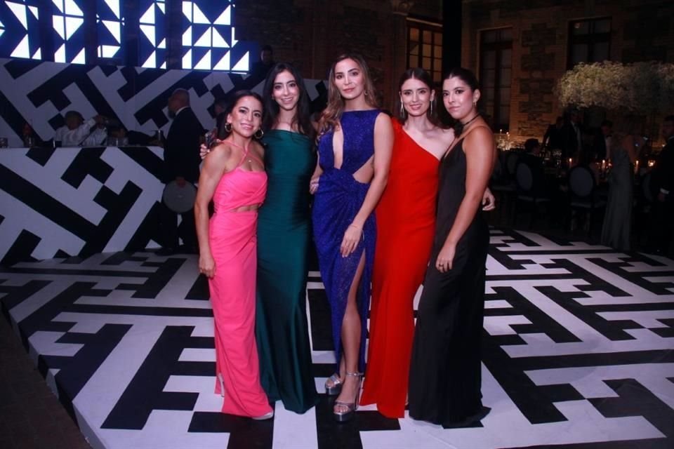 Andrea Vega, Perla Martínez, Dani García, Ana Hernández y Valeria Barrera