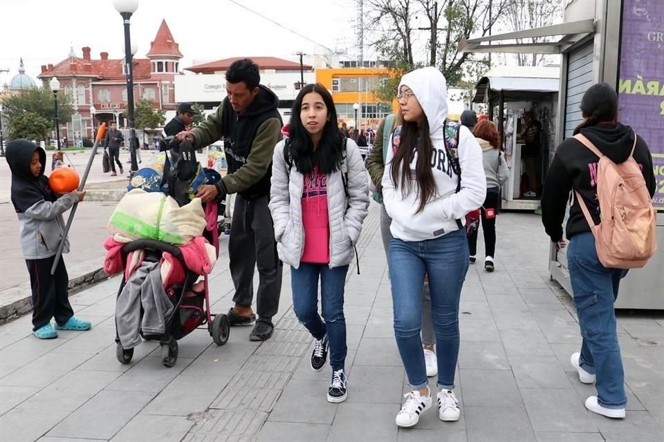 Luego del calorón del domingo, las chaquetas y suéteres volvieron por la baja en el termómetro.