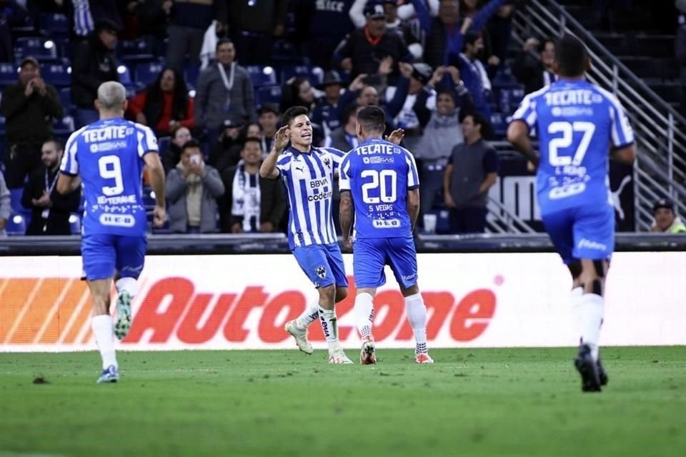 El festejo no se hizo esperar ante un Necaxa que estaba ofreciendo resistencia.