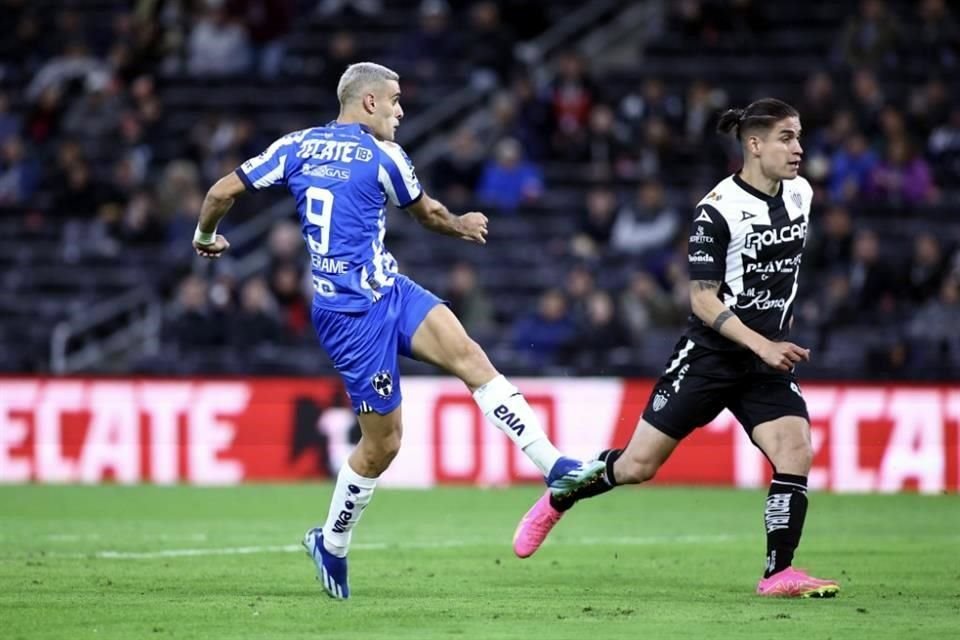 Con golazo de Berterame a pase de Luis Romo, Rayados se fue arria 2-0.