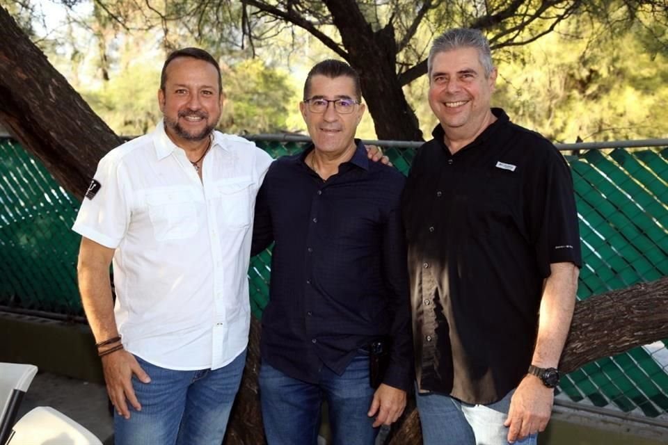 Fausto Villarreal, Eduardo Martínez y Pepe Mas