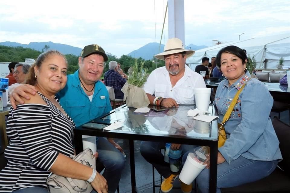 Rosalva Gutiérrez, Arturo Ferrigno, Armando Ferrigno y Laura Romero