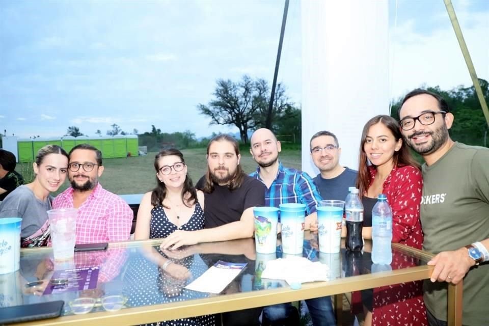 Mariana Cárdenas, Arturo Centeno, Patricia Avelar, Luis Alanis, Rafael Hernández, Alejandro Villarreal, Rocio Rosales y Lucio Juárez