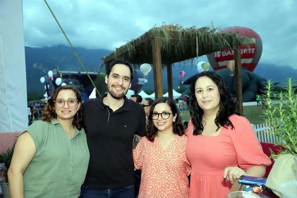 Emma Purón, Roque Cortés, Gloria Aguirre y Karla Cantú