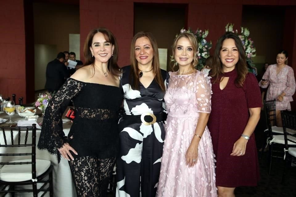 Lorena de Casco, Blanca Sánchez, Mirta Perales de Ibarra y Elisa Olivares