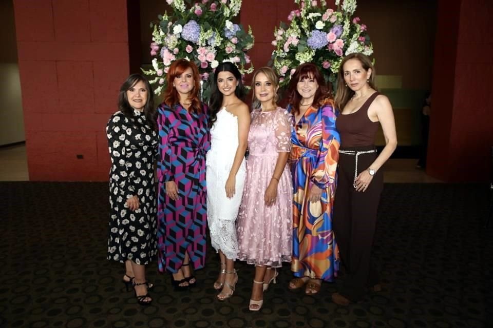 Patricia González, Claudia Delgado de Lankenau, Mariana Páez Ávila, Mirta Perales de Ibarra, Patricia Bortoni y Patricia Sáenz