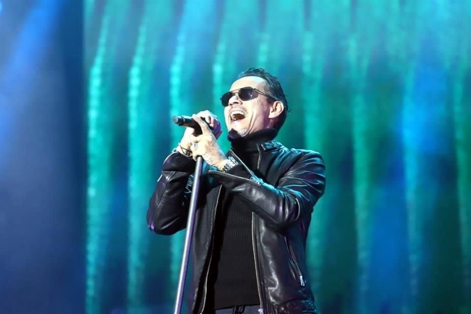 Marc Anthony ofreció anoche un concierto lleno de energía y ritmo con su 'Viviendo Tour' en el estadio de los Sultanes.