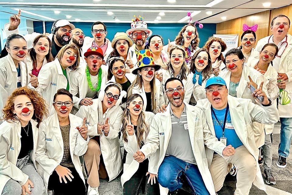 Futuros Doctores Payaso, integrantes de la primera generación que será certificada en Nuevo León.