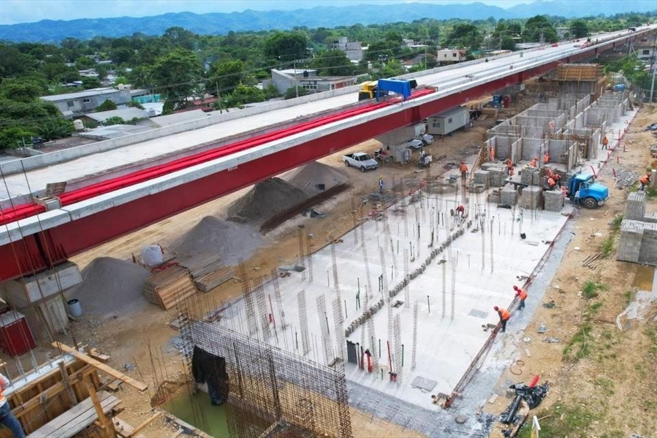 Los trenes de pasajeros en vía separada como el México-Toluca y el Suburbano, se rigen por la normativa europea, mientras que los metros se rigen por diferentes normativas dependiendo de cada proyecto, señaló la AMF.