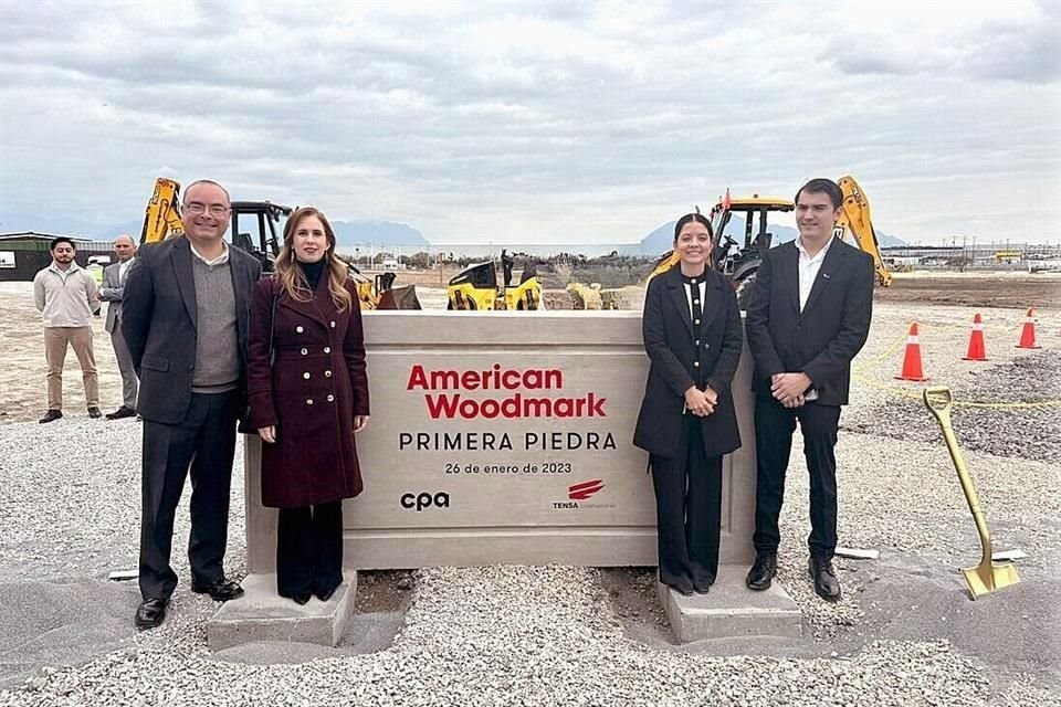 Index presente en la colocación de la primer piedra de la empresa American Woodmark.