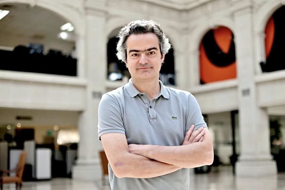 El periodista impartirá este lunes en el Teatro Universitario una conferencia sobre retos para la prensa.