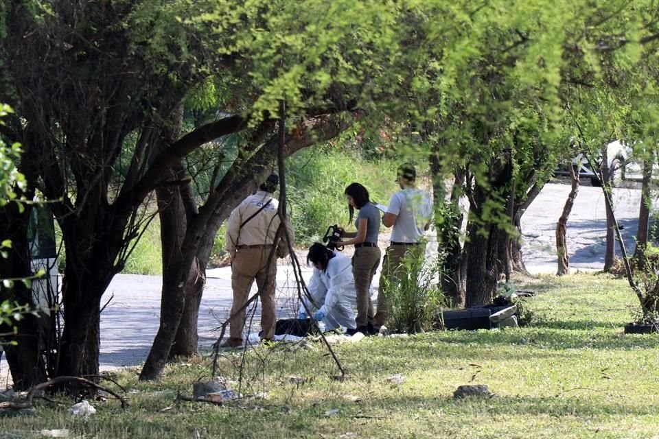El joven asesinado fue localizado por una persona que recolectaba desechos reciclables en un lote baldío de la Colonia Residencial Las Quintas, en Guadalupe.