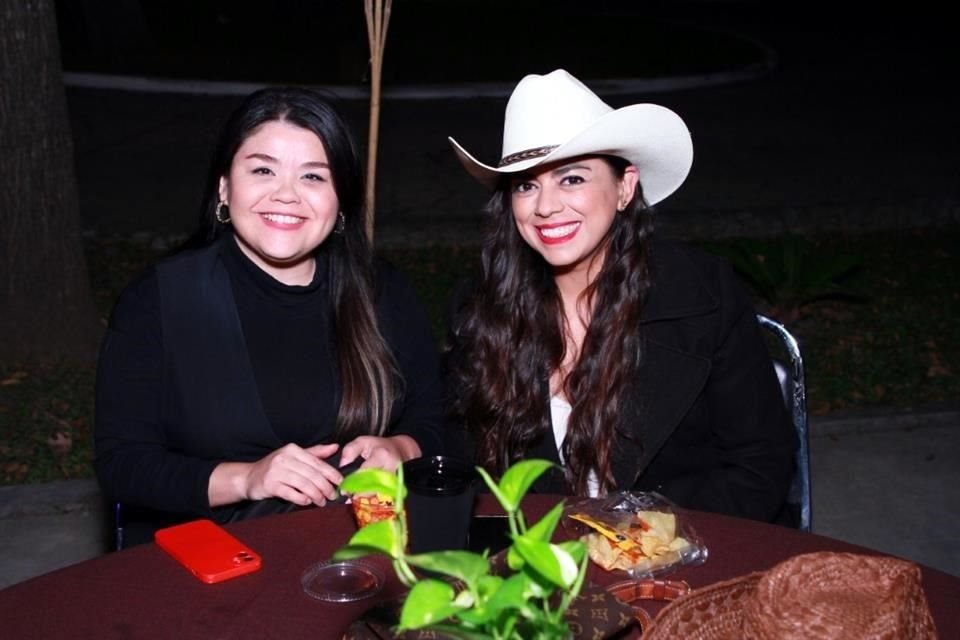 Érika Mata y Sandra Gallegos