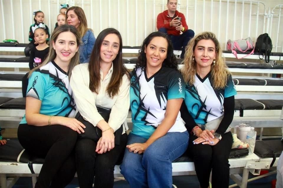 Ale Morales, Brenda Guerra, Reyna Mejía y Liz Mendoza