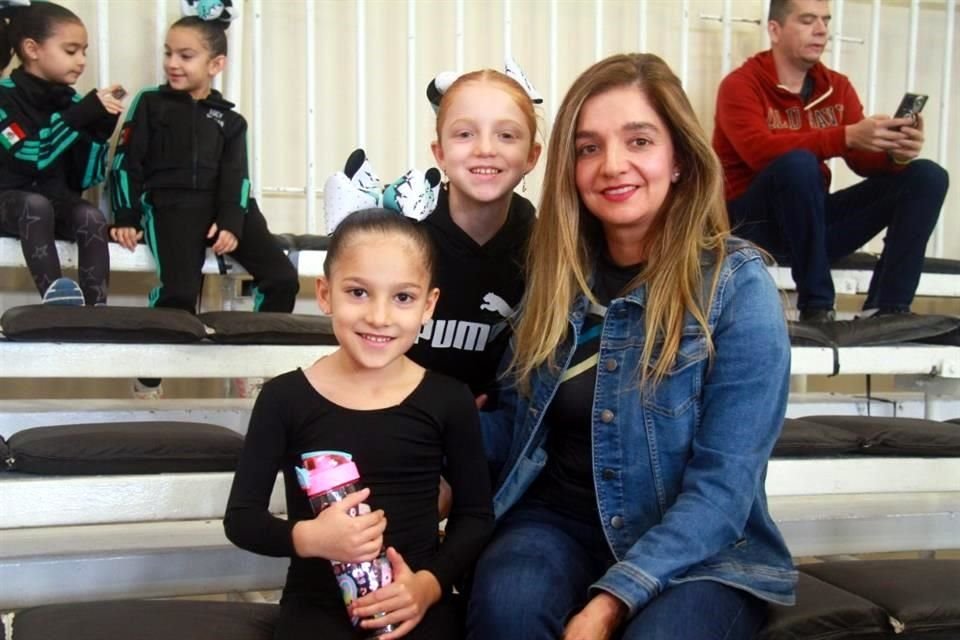 Bárbara Elizalde, Valentina Elizalde y Mayela Benavides