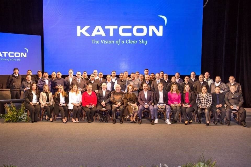 Katcon reconoció a sus colaboradores con más de 15 años en la empresa.