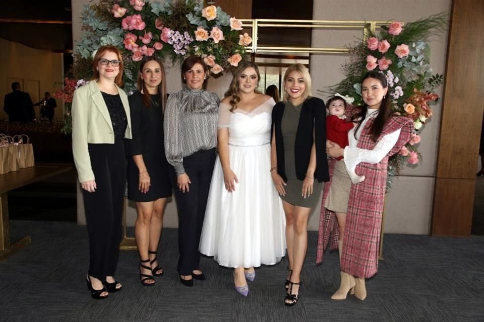 Tete de Ponce De León, Martha Reyes, Ale Escobedo, Ana Lucia González Saldaña, Elena de Luna, Jimena Moreno y Cristina Barba