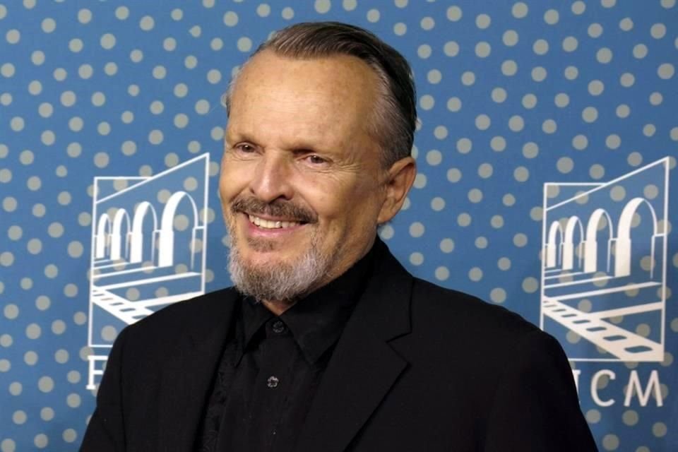 Miguel Bosé reveló que la primera vez que se enamoró fue a los 5 años de su amiga Bárbara Blasco.