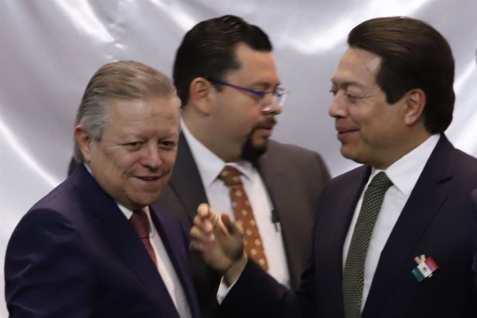 Mario Delgado y Arturo Zaldívar.