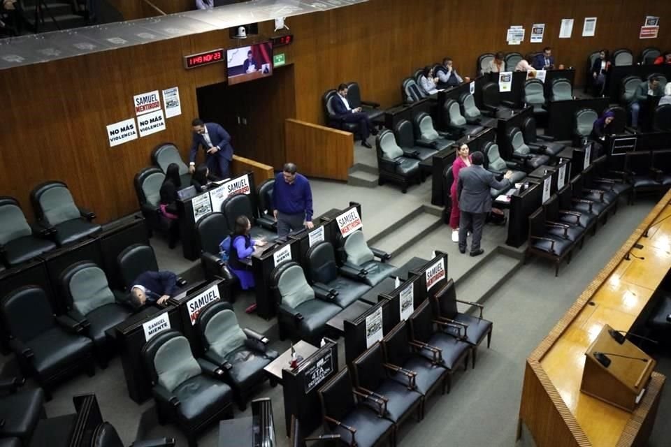 La emecista, Consuelo Gálvez, pidió revisar el quórum, cuando al interior del recinto sólo había 11 legisladores.