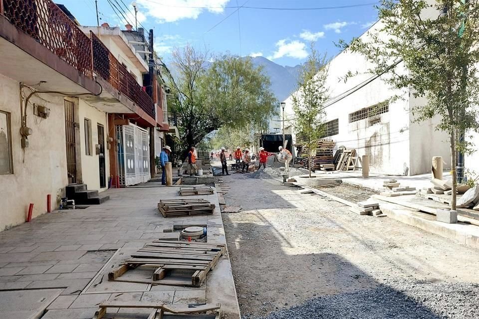 La calle Morelos, por la que se accesa al Casco desde Vasconcelos luce este ancho, por el que sólo puede transitar un vehículo.