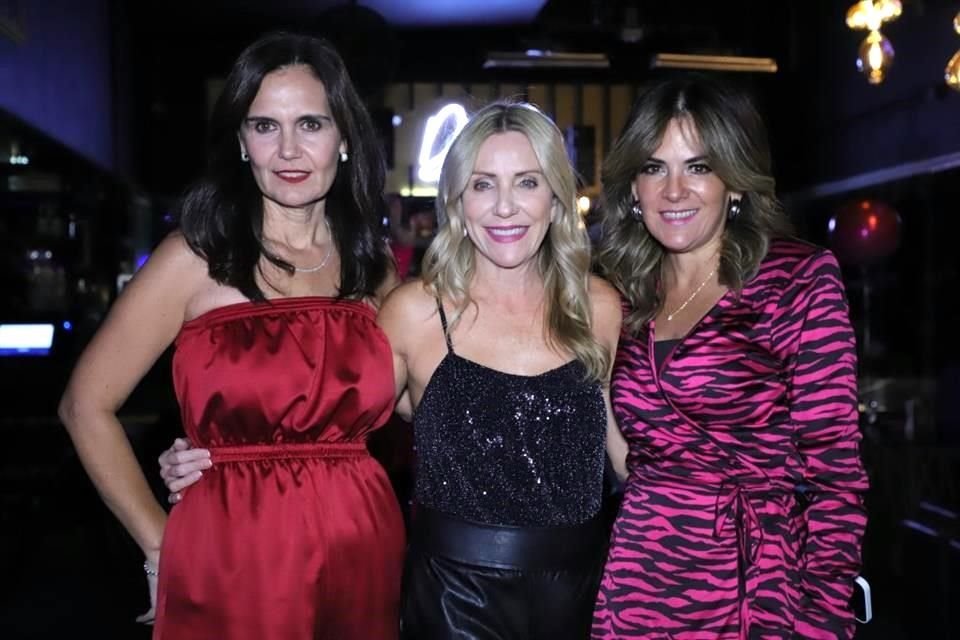 Olga Canales, Dora Pérez y Alba Flores